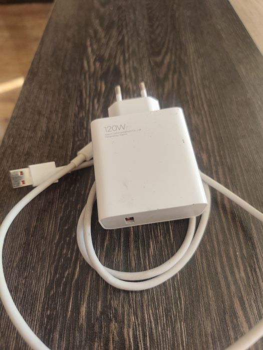 Xiaomi 11T pro  + зарядно към него