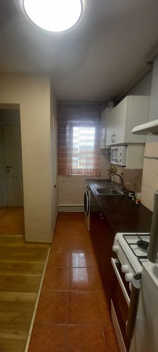 Inchiriez apartament decomandat 2 camere Deva