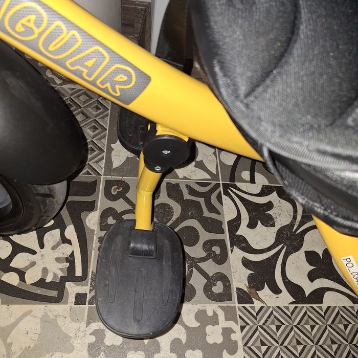 LORELLI Emotion Триколка със сенник и въртяща се седалка JAGUAR BLACK