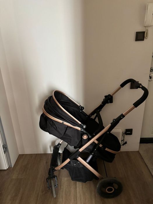 Детская прогулочная коляска