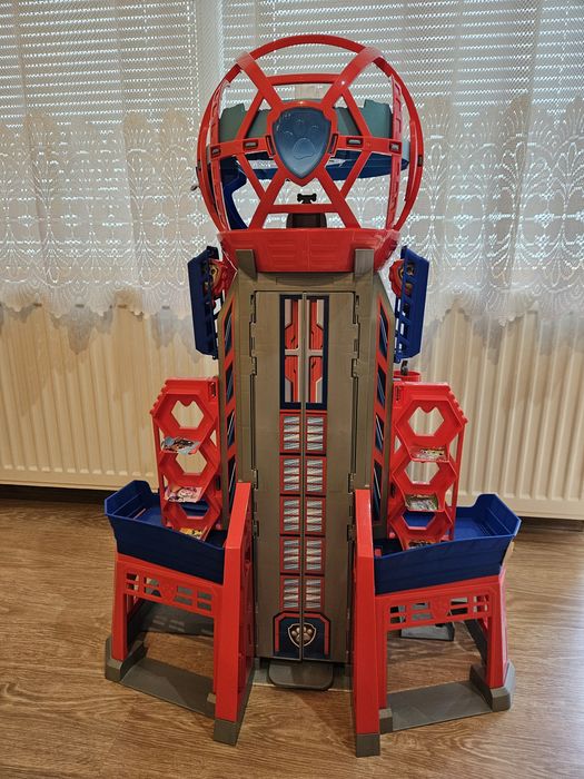 Писта Spin Master Paw Patrol Movie Ultimate City Tower със светлини и звуци 91 см