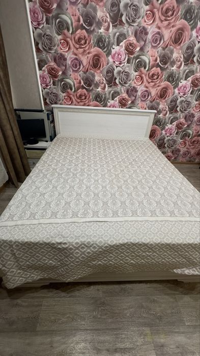 Кровать двуспальная