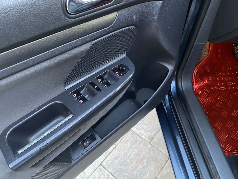 Vw Golf 5 1.6 MPI benzina 2006 Euro 4 Masină de pretentiosi