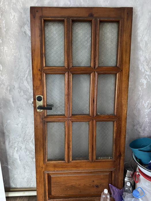 Продам двери межкомнатные.