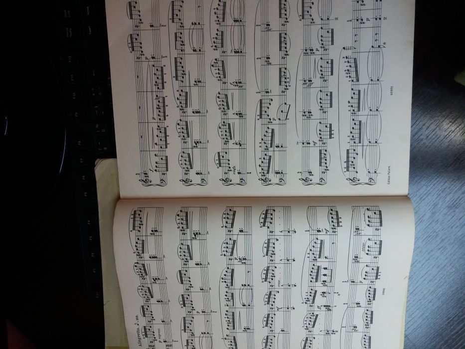 Книжни ноти,партитури по пиано