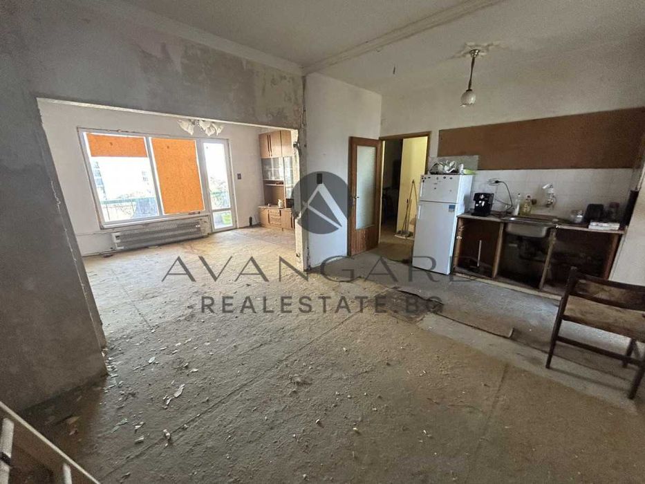 Продава се Тристаен апартамент в Пловдив, Тракия - 92 кв.м за 1196 €/кв.м - Снимка #3