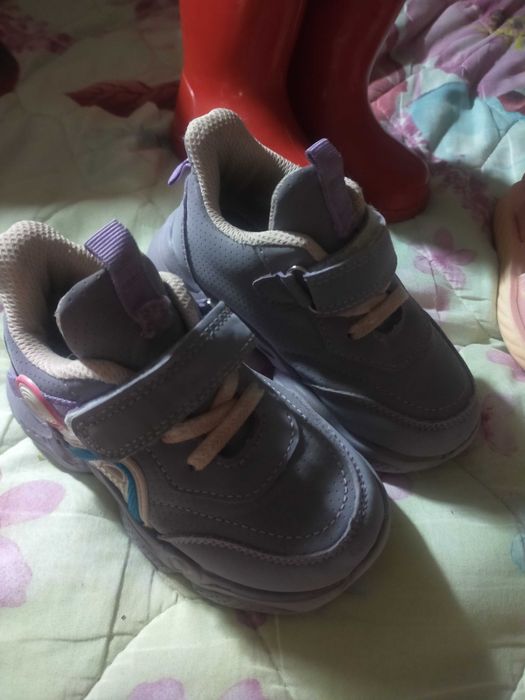 Продам обувь все по 500т