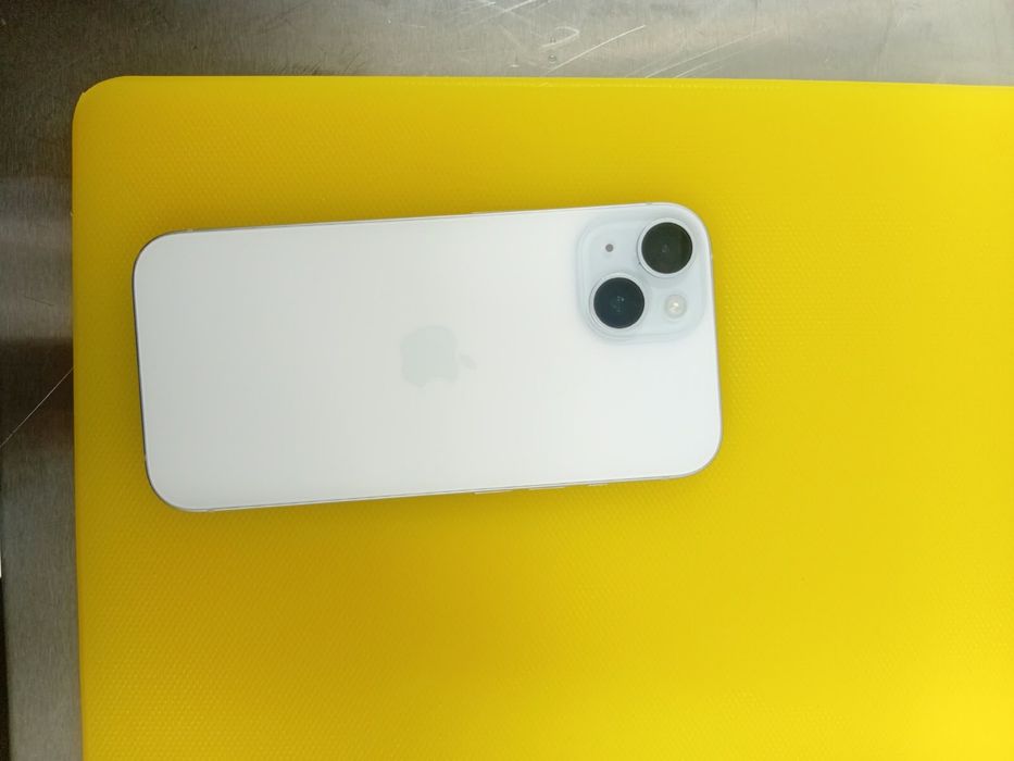 Продам iPhone 15 голубой