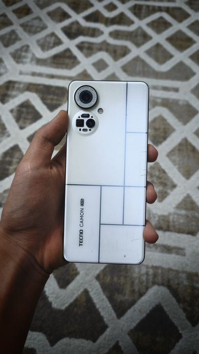 Tecno Camon 19 Pro Mondrian edition Обмен