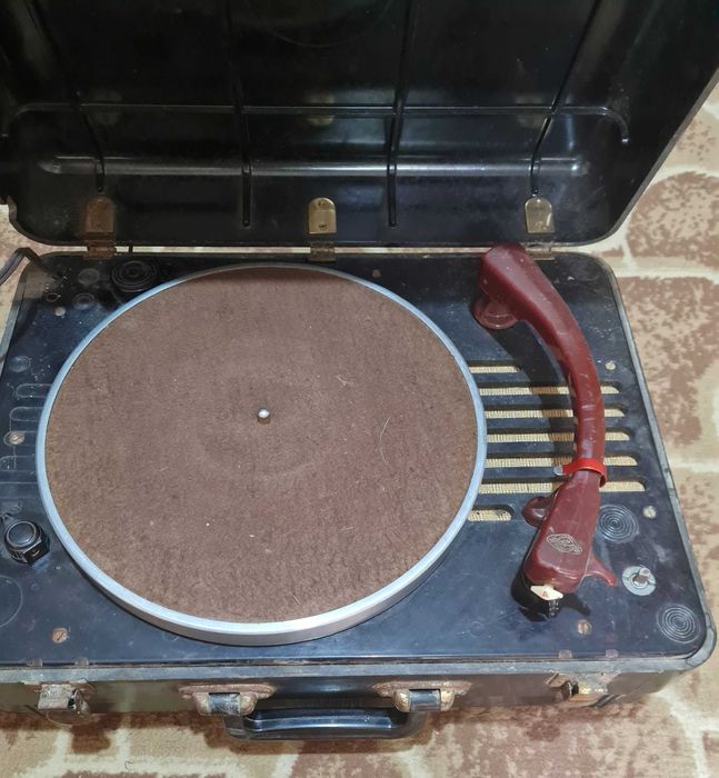 Продам антикварный электрофон (Эльф)  1960 г.