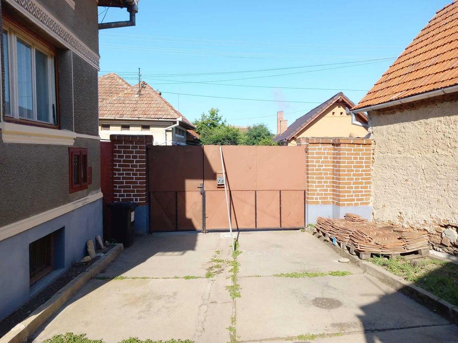 Casă de vânzare în Cut, județul Alba – zonă centrală