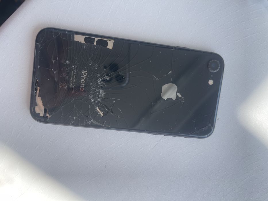 Продам айфон 8 ……………