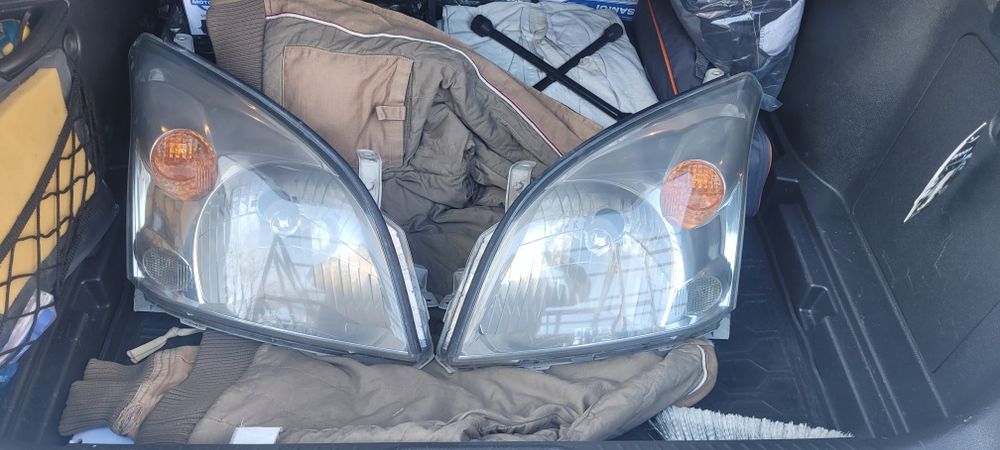 Продам фары на прадо 120 оригинал