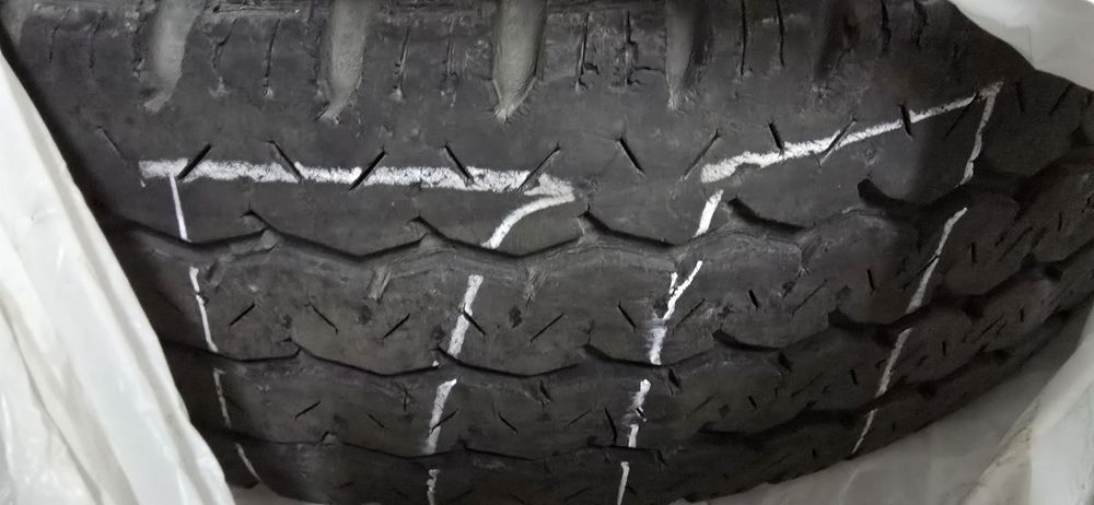 Резина два комплекта 215/70/16.С