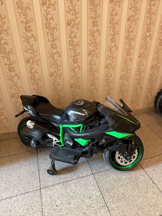 Детски акумулаторен мотор