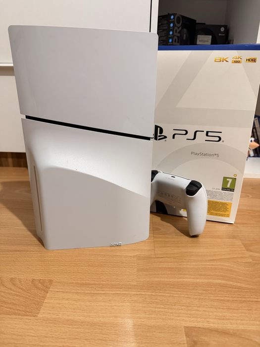 Playstaytion 5 slim disc edition 1tb / плейстешън 5 слим с дикове 1 терабайт