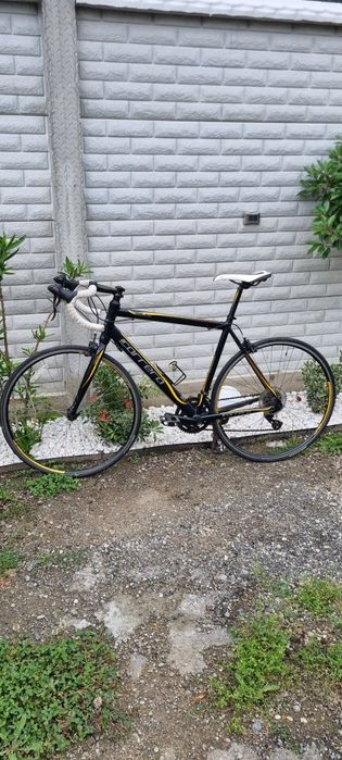 Bicicleta cursiera Carerra