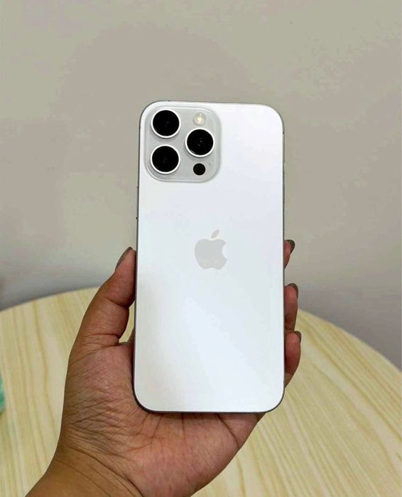 Айфон 16 pro белый