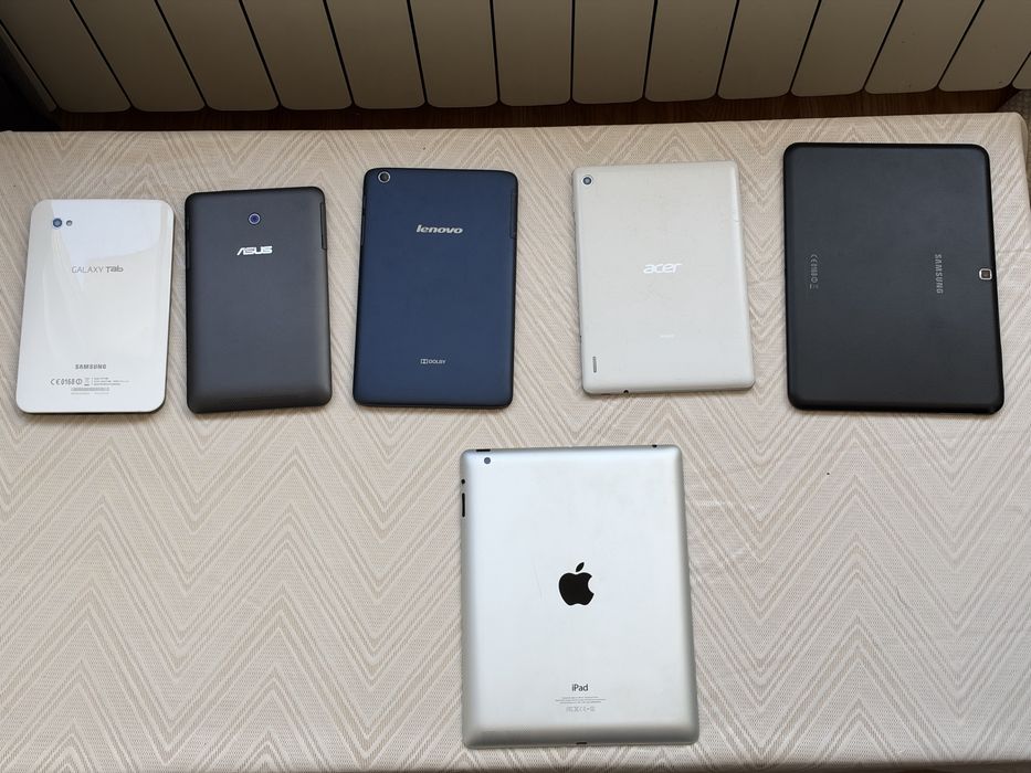6 броя стари таблети – Samsung, Apple iPad, ASUS, Acer и Lenovo (15 € / бр.)