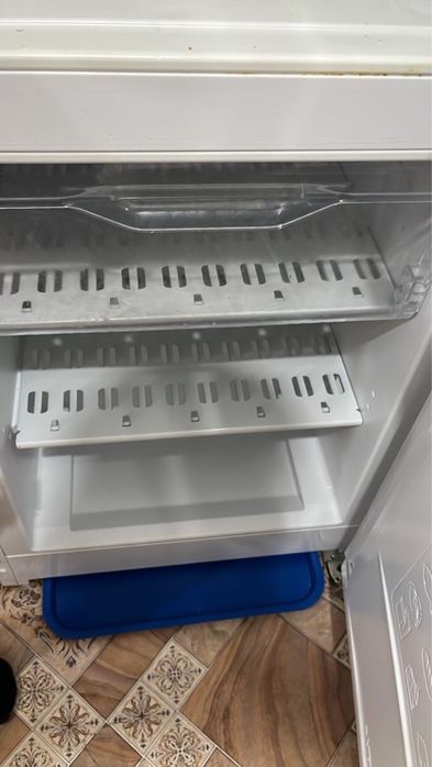 Продам холодильник марки INDESIT