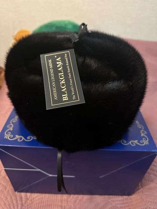 Продаем искуственно норковую шапку