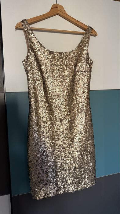 Rochie cu paiete aurii