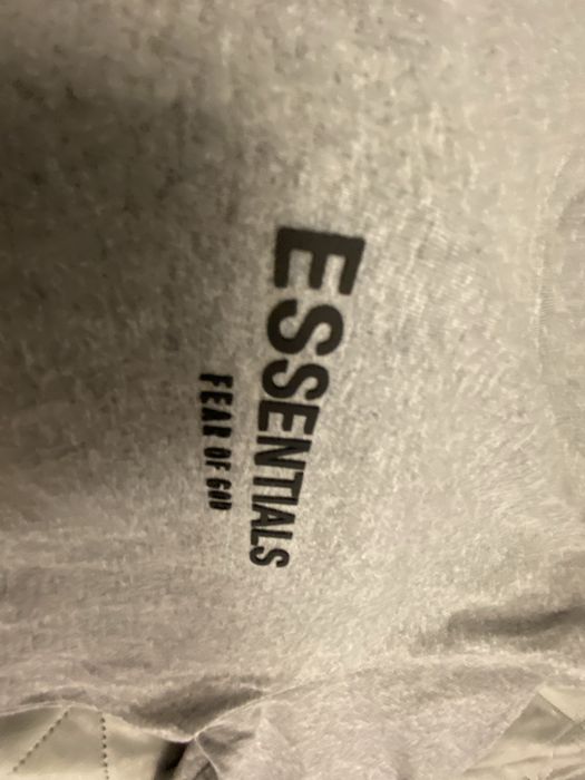 Tricou essentials