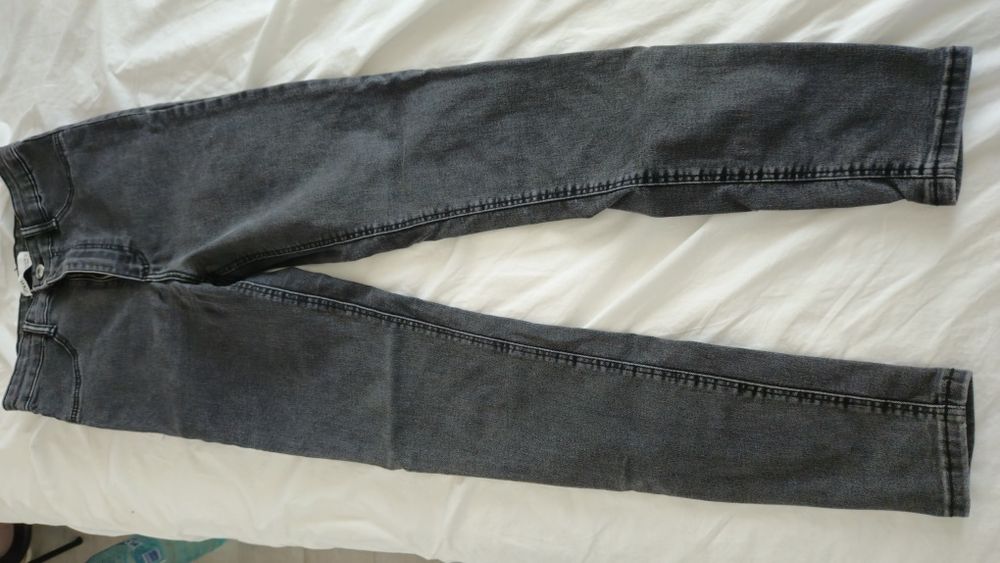 Blugi skinny gri inchis