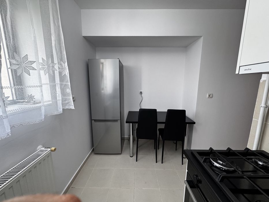 De inchiriat apartamnet 2 camere, 2 bai, langa mall, terasa