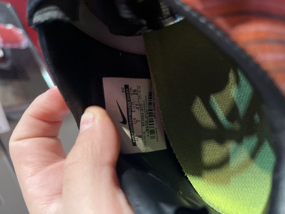 Ghete de fotbal Nike mercurial