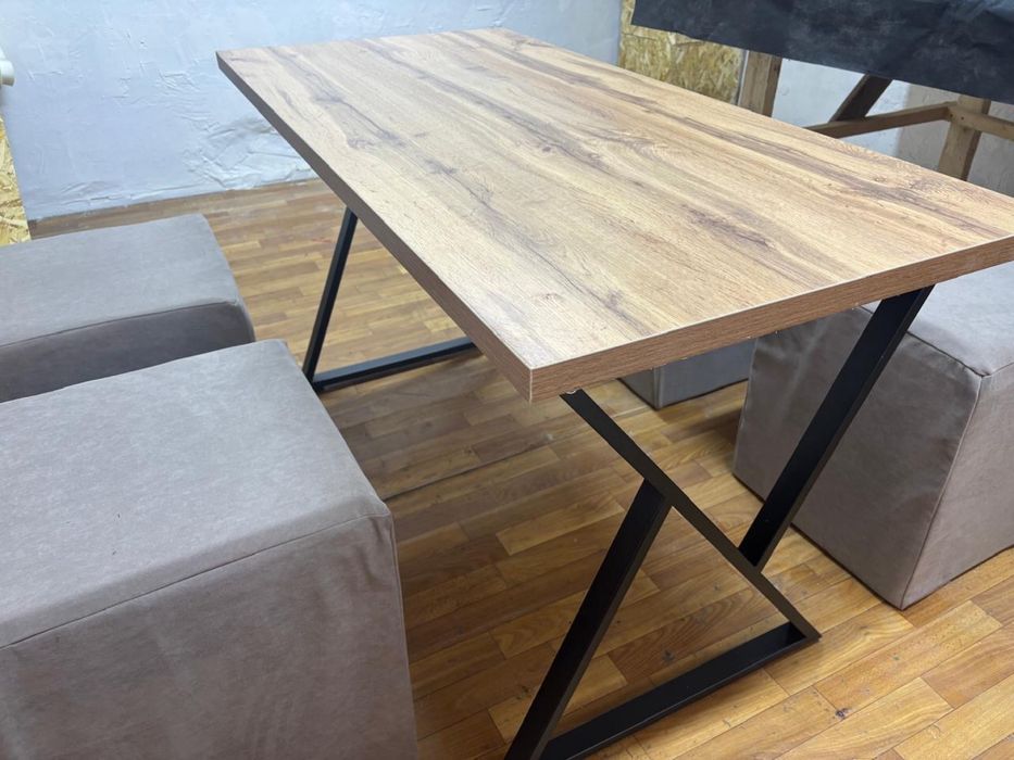 Продам столы в наличии 4 штуки