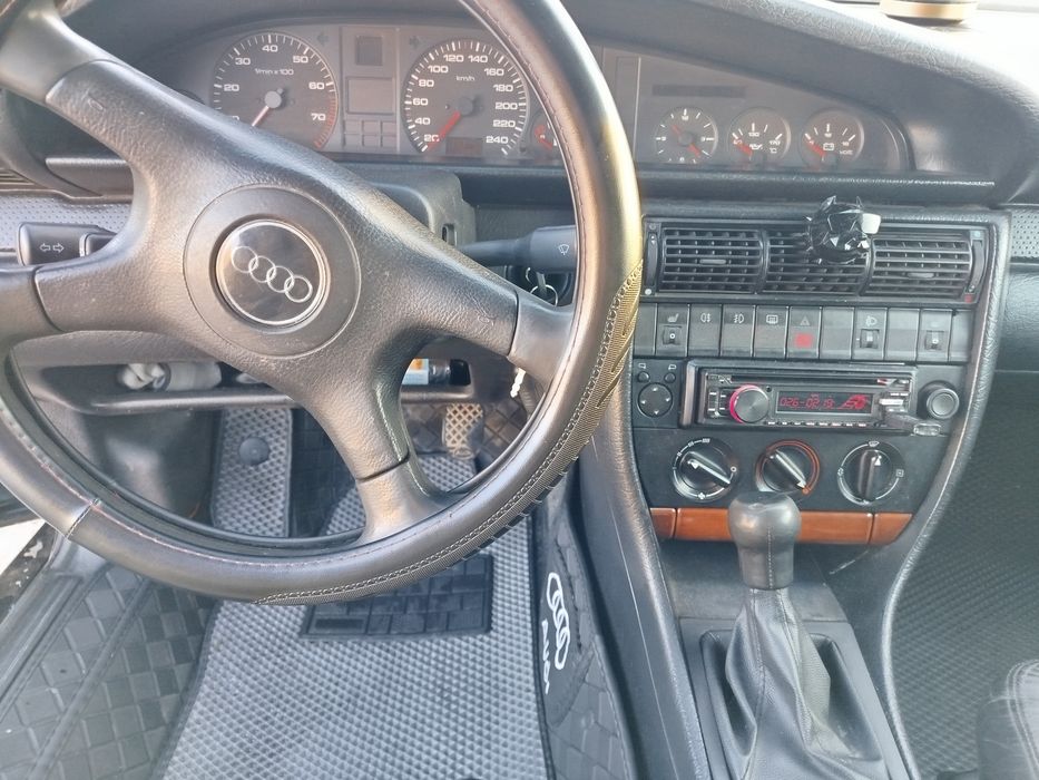 Ауди 100  в идеальном состоянии