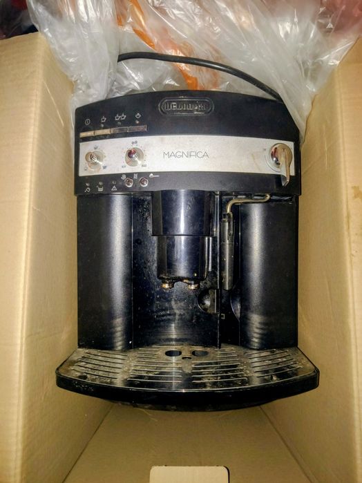 Expresor DeLonghi Magnifica