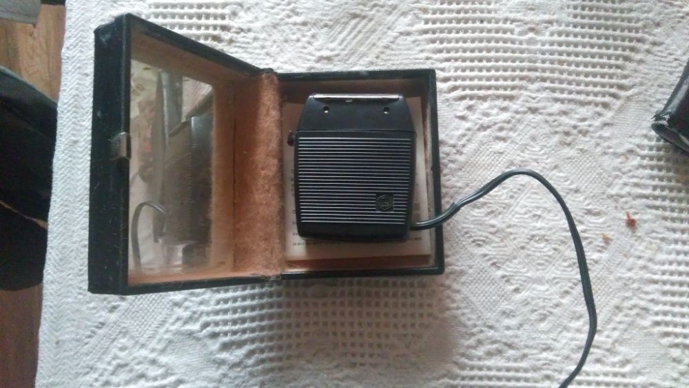 Немска електрическа самобръсначка 1983 г.