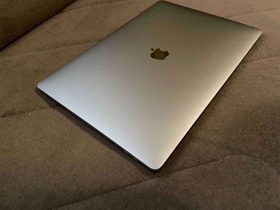 16" Core i7 MacBook Pro A2141 (2019) Space Gray-i7/16GB RAM/512GB SSD