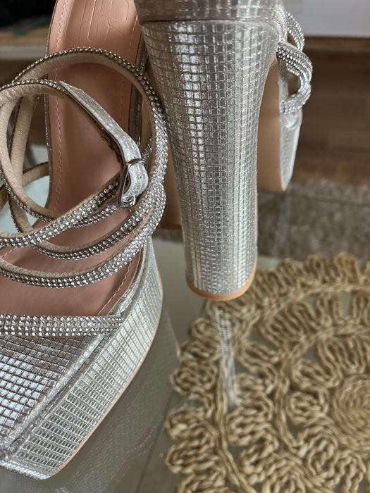 Дамски сандали на платформа и дебел ток