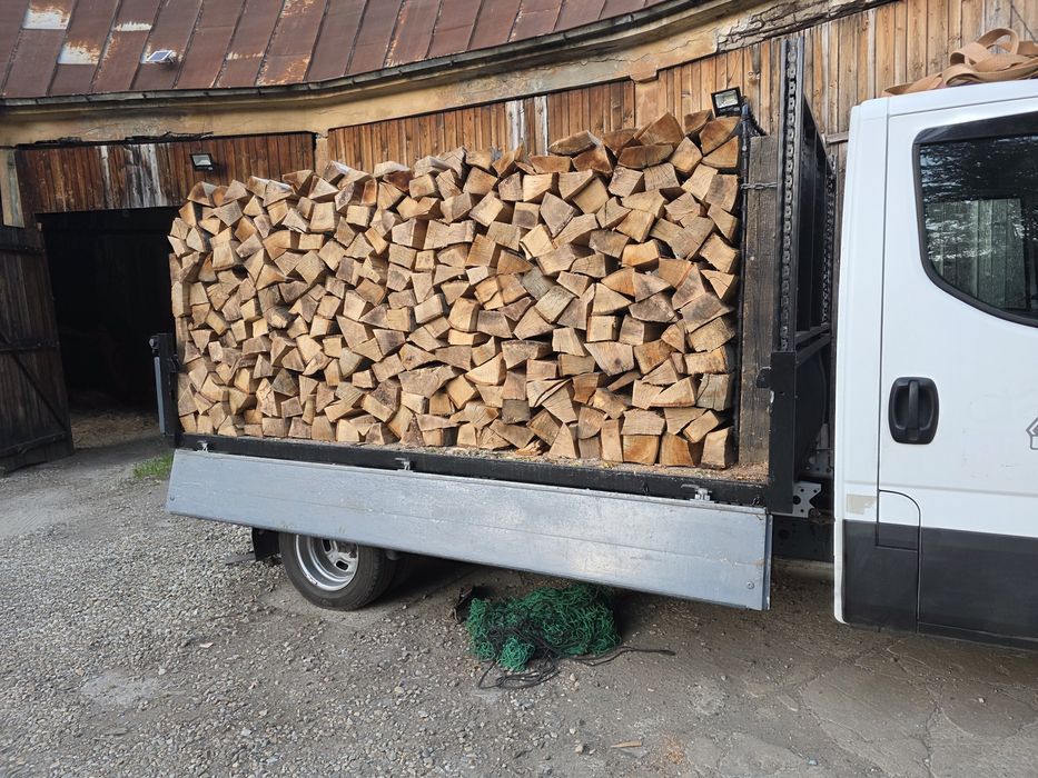 Ofertă! S.C.vinde lemn de foc tăiat si spart 350 lei/ metrul ster