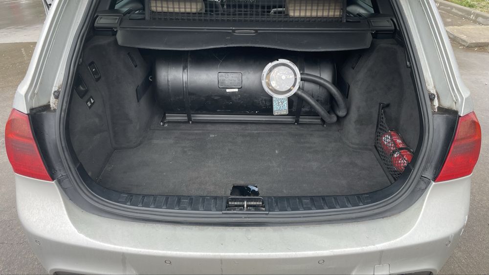 Продавам БМВ 325i.  XD