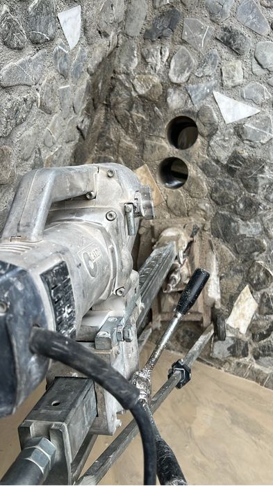 Gaura hota, Carotare beton