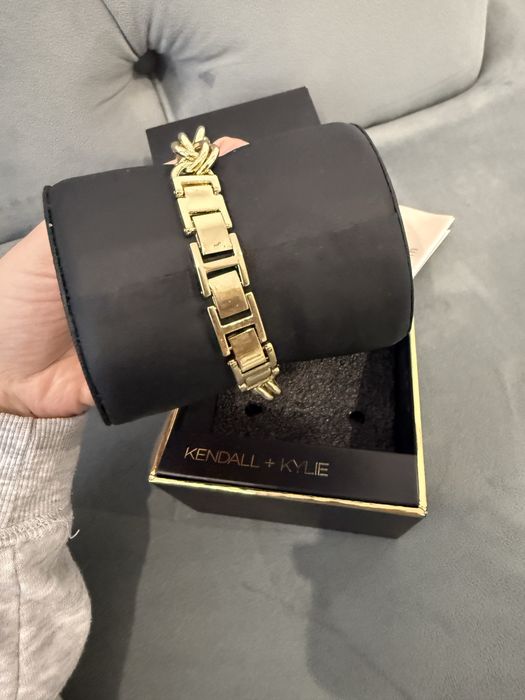 Нов часовник в кутия