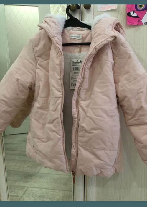 Куртка на девочку,новая на 7-8лет