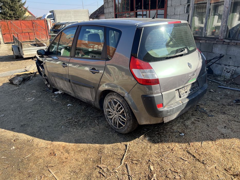 Dezmembrez renault megane scenic 2006 1.9 F9Q