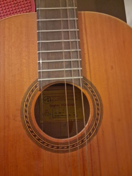 Chitara Reghin vintage