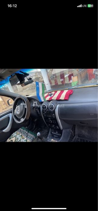 mashina faqat naxtga sotiladi