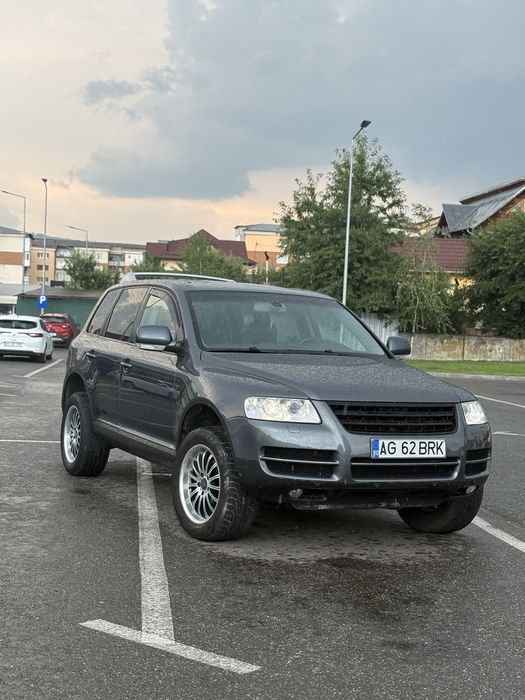 VOLKSWAGEN Touareg
