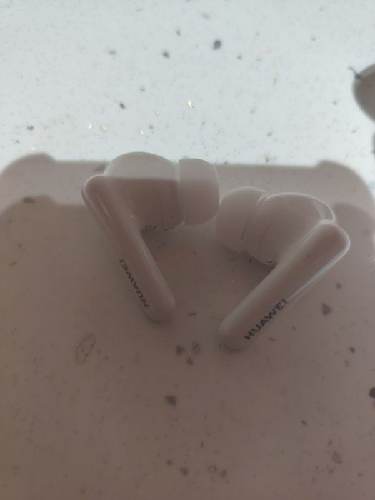 Безжични слушалки Huawei