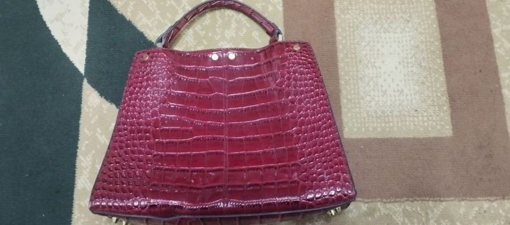 Продаётся оригинальные сумки FENDI и CHANEL