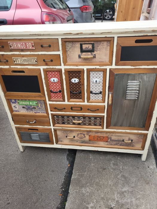 Dulapuri vechi din lemn de mango