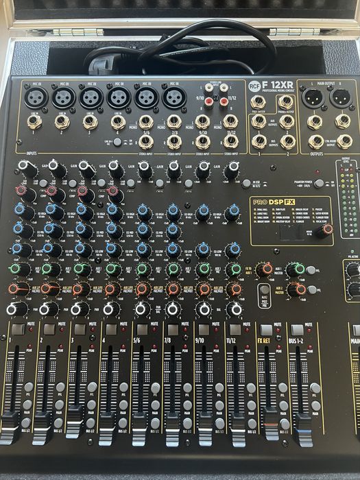 Mixer Analog RCF F-12XR (12 Canale) + Flightcase