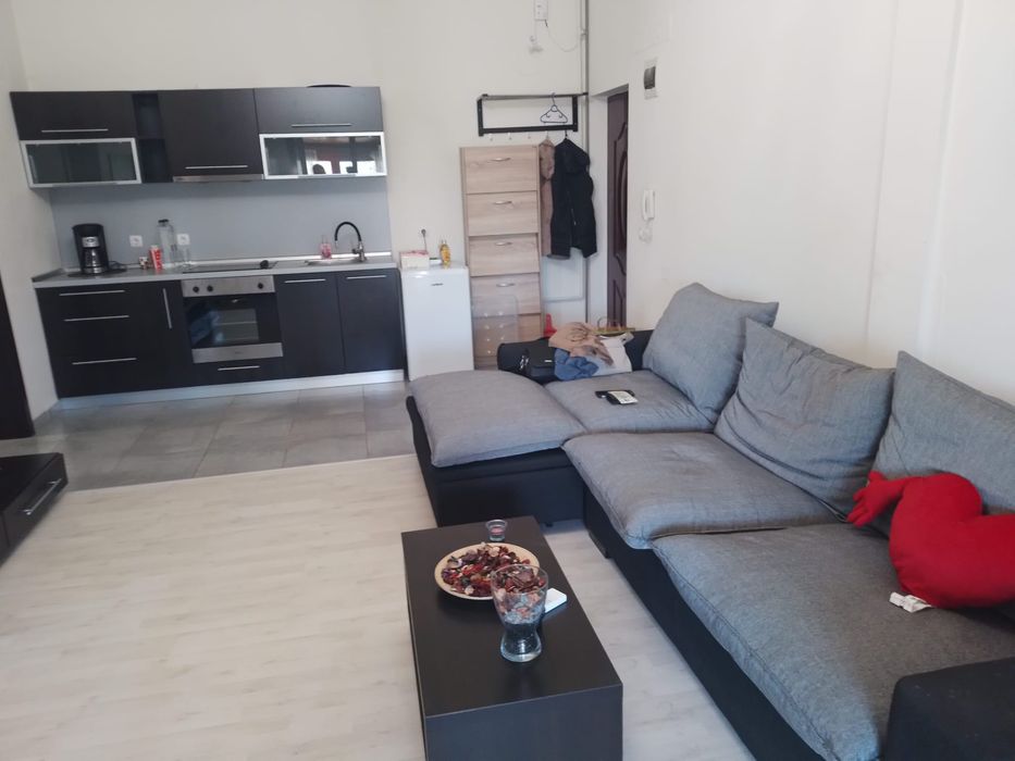 Persoana fizica închiriez apartament cu 2 camere